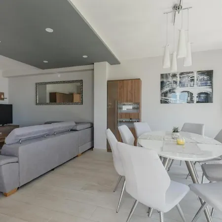 Luna Privlaka (Zadar)